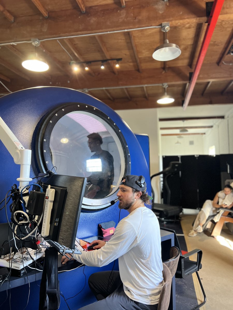 Operating the altitude training chamber at StratosphereATC